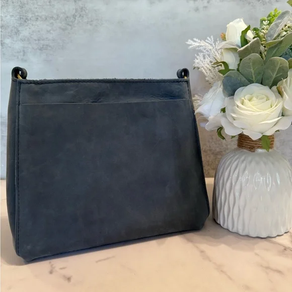 Portland Leather Storm Triangle Bag - Picture 3 of 9